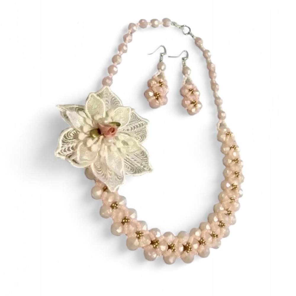 Floral white beaded  Necklace set